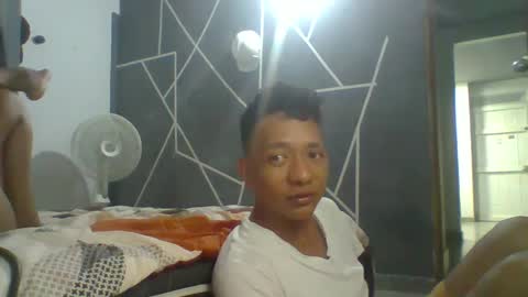 Snapshot of tauron420 chatting on December 11, 4:07 am tauron420 online show from December 11, 4:07 am