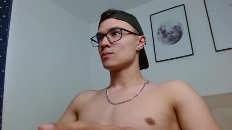 Snapshot of taurus4k chatting on December 19, 9:17 pm taurus4k online show from December 19, 9:17 pm