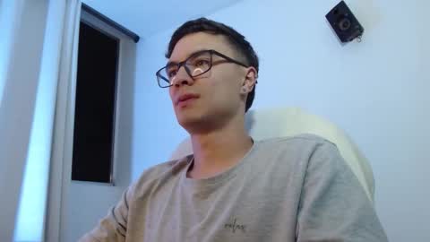 Snapshot of taurus4k chatting on November 12, 2:12 am taurus4k online show from November 12, 2:12 am