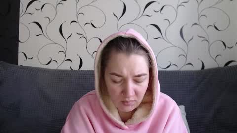 Snapshot of taxxxu chatting on February 2, 7:40 am Diana online show from February 2, 7:40 am