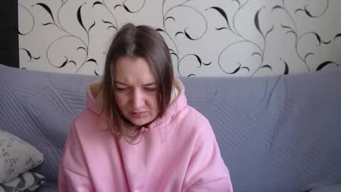 Snapshot of taxxxu chatting on February 10, 7:12 am Diana online show from February 10, 7:12 am