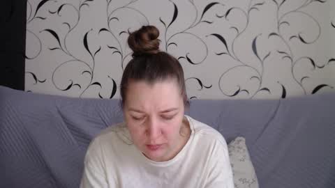 Snapshot of taxxxu chatting on February 19, 7:26 am Diana online show from February 19, 7:26 am