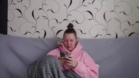 Snapshot of taxxxu chatting on February 24, 7:06 am Diana online show from February 24, 7:06 am