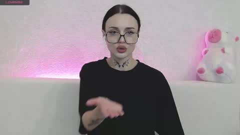 Taya online show from October 6, 8:50 pm