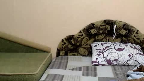 Taya online show from November 15, 5:53 pm