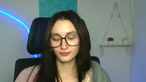 Snapshot of tayavibe chatting on February 13, 7:26 am Taya online show from February 13, 7:26 am