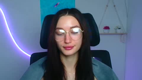 Snapshot of tayavibe chatting on February 23, 6:44 am Taya online show from February 23, 6:44 am