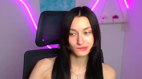 Snapshot of tayavibe chatting on May 4, 5:36 am Taya online show from May 4, 5:36 am