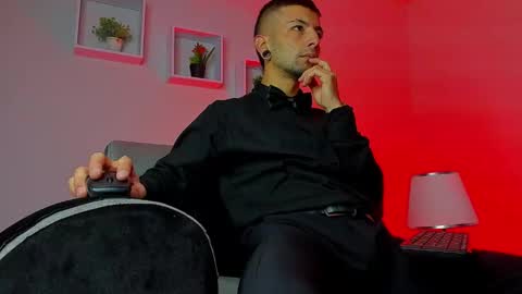 tayer_bennet online show from September 15, 4:01 am