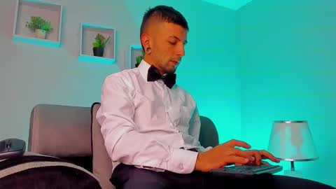 tayer_bennet online show from September 18, 4:36 am