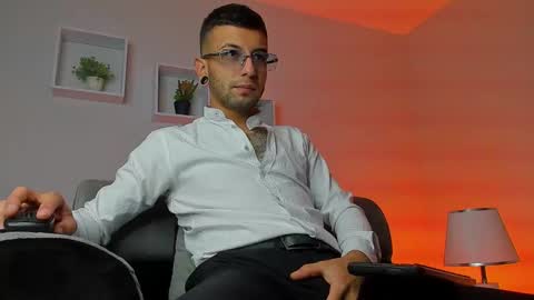 tayer_bennet online show from September 23, 3:09 am