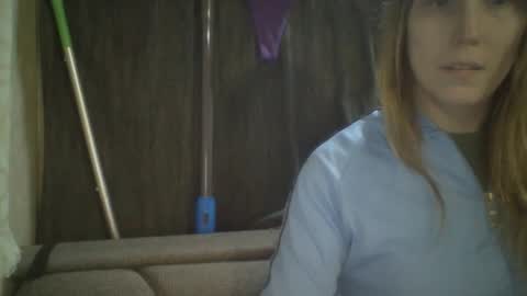 Snapshot of taylafox chatting on February 18, 2:05 am taylafox online show from February 18, 2:05 am