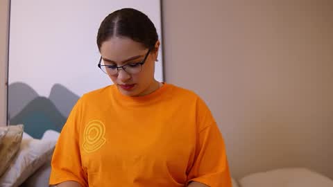 Teylor  Kim online show from October 10, 4:50 pm