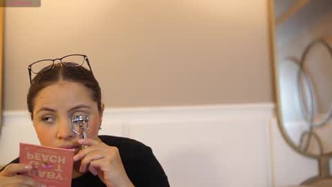 Teylor  Kim online show from November 7, 4:07 pm