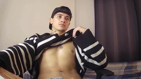 Snapshot of taylor_024 chatting on May 29, 8:01 am independent model online show from May 29, 8:01 am