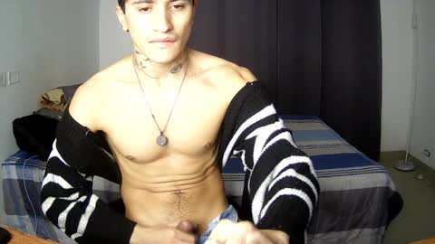 Snapshot of taylor_024 chatting on May 30, 12:30 am independent model online show from May 30, 12:30 am