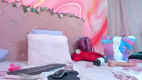 Sarah  online show from January 27, 7:03 pm