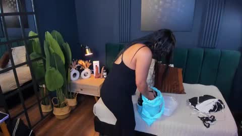 Snapshot of taylor_bennet chatting on February 22, 12:08 pm Taylor Bennet online show from February 22, 12:08 pm