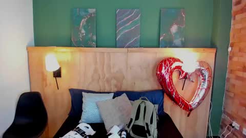 Snapshot of taylor_bennet chatting on February 23, 12:05 pm Taylor Bennet online show from February 23, 12:05 pm