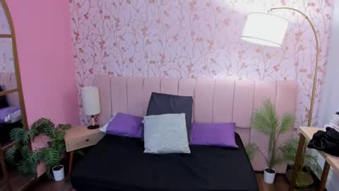 Snapshot of taylor_bennet chatting on October 5, 12:14 pm Taylor Bennet online show from October 5, 12:14 pm