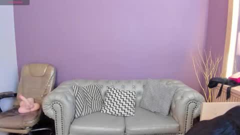 Snapshot of taylor_bennet chatting on October 8, 12:14 pm Taylor Bennet online show from October 8, 12:14 pm