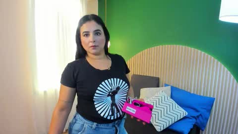 Snapshot of taylor_bennet chatting on November 20, 11:43 am Taylor Bennet online show from November 20, 11:43 am