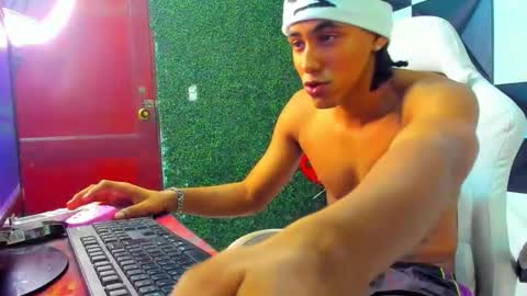 Taylor online show from February 22, 5:44 pm