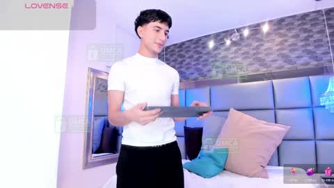 taylor_brooks_ online show from April 28, 6:13 pm