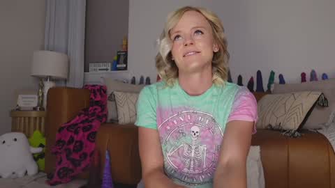 Taylor --  online show from October 26, 10:32 am