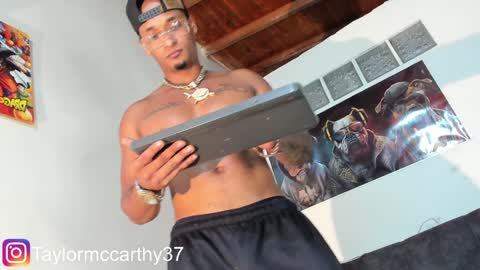 Snapshot of taylor_mccarthy_1 chatting on January 8, 1:32 am Taylor Mccarthy online show from January 8, 1:32 am