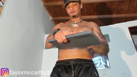 Snapshot of taylor_mccarthy_1 chatting on January 24, 2:07 am Taylor Mccarthy online show from January 24, 2:07 am