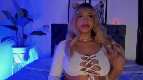 Taylor  online show from November 12, 3:29 am