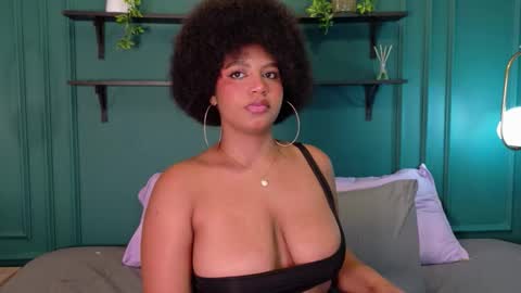 Snapshot of taylor_sexyy chatting on February 27, 5:29 am Taylor online show from February 27, 5:29 am