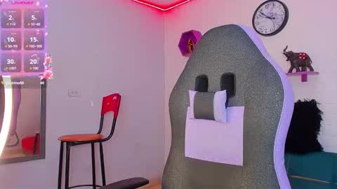 Taylor online show from October 11, 8:18 pm