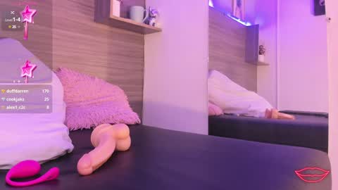 Snapshot of taylor_walton chatting on January 22, 3:29 pm Taylor online show from January 22, 3:29 pm