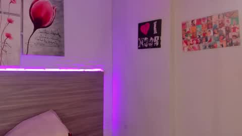 Snapshot of taylor_walton chatting on February 25, 12:26 pm Taylor online show from February 25, 12:26 pm