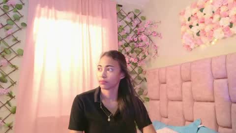 taylorcollinss online show from June 1, 1:13 pm