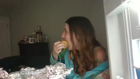 taylorslay online show from May 13, 11:33 pm