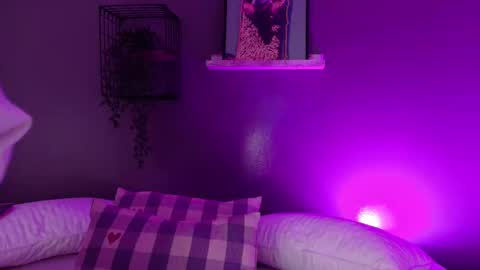 TAYLOR  online show from November 28, 11:46 am