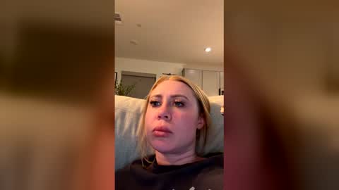 Snapshot of taylorxxxrae chatting on February 9, 4:16 am Taylor Rae online show from February 9, 4:16 am