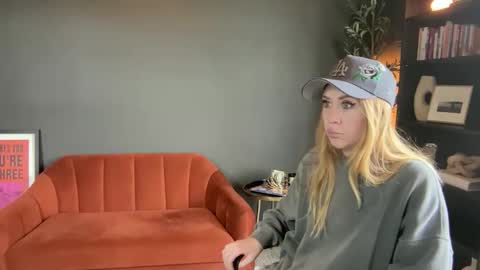 Snapshot of taylorxxxrae chatting on February 11, 9:09 pm Taylor Rae online show from February 11, 9:09 pm