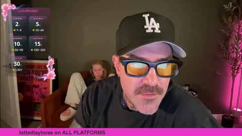 Snapshot of taylorxxxrae chatting on February 25, 1:59 am Taylor Rae online show from February 25, 1:59 am
