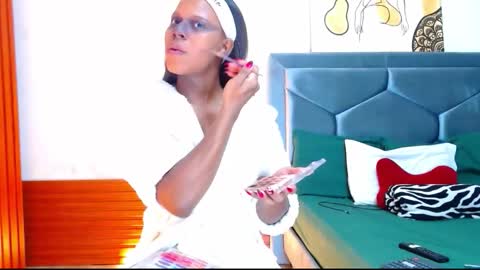 Tayra...  online show from October 24, 3:03 am