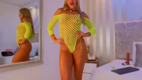 tayra online show from March 3, 7:53 pm