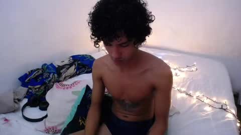 Snapshot of tayronx33 chatting on December 29, 3:57 pm Tayron online show from December 29, 3:57 pm