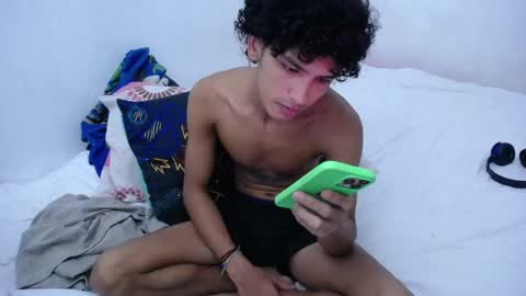 Snapshot of tayronx33 chatting on December 29, 7:11 pm Tayron online show from December 29, 7:11 pm