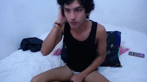 Snapshot of tayronx33 chatting on January 4, 4:43 pm Tayron online show from January 4, 4:43 pm