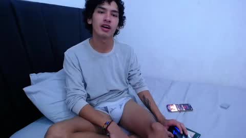 Snapshot of tayronx33 chatting on January 10, 4:09 pm Tayron online show from January 10, 4:09 pm