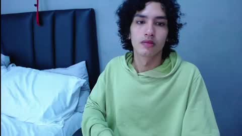 Snapshot of tayronx33 chatting on September 23, 4:54 pm Tayron online show from September 23, 4:54 pm