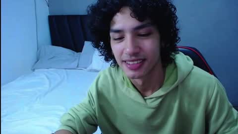 Snapshot of tayronx33 chatting on September 24, 3:59 pm Tayron online show from September 24, 3:59 pm